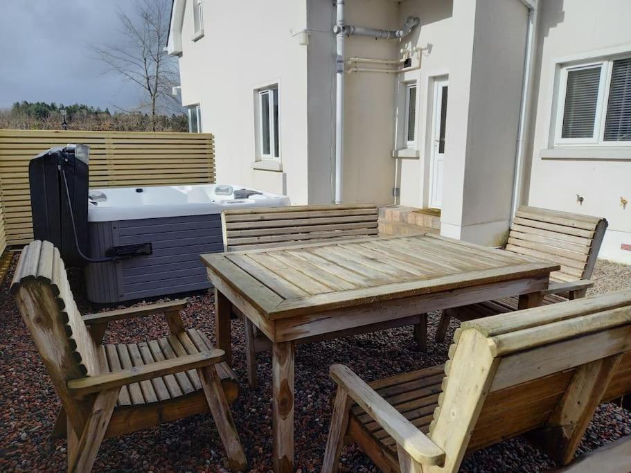 Dovecote Lodge On The 5 Star Lough Erne Resort Ballycassidy Exterior foto