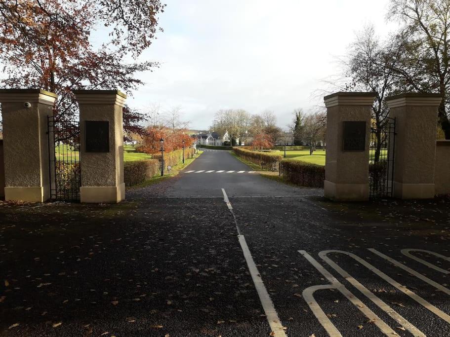 Dovecote Lodge On The 5 Star Lough Erne Resort Ballycassidy Exterior foto